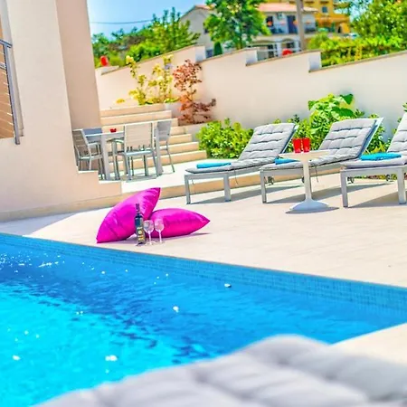 Salakovci Sleeps 6 Pool Air Con Wifi Villa