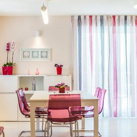 Salakovci Sleeps 6 Pool Air Con Wifi *