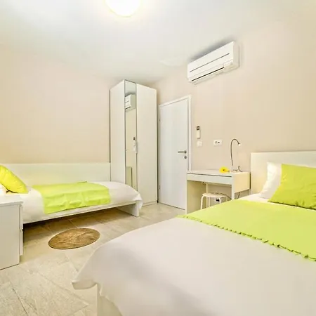 Villa Salakovci Sleeps 6 Pool Air Con Wifi Stalije